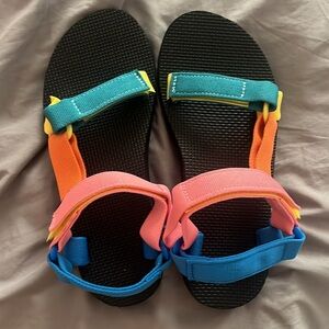 Teva 7 NWT